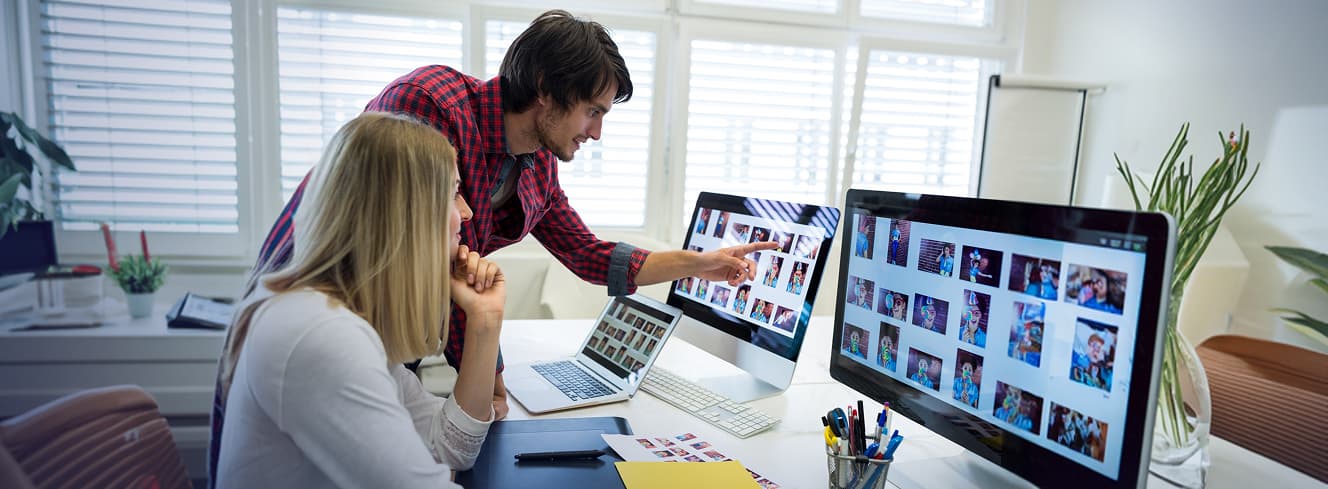 Professional workspace displaying desktop publishing software adapting a website layout for text expansion and right-to-left language formatting. | Travod