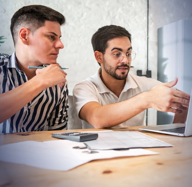 Native SEO linguists discovering regional expressions and local colloquialisms to replace literal keyword translations | Travod